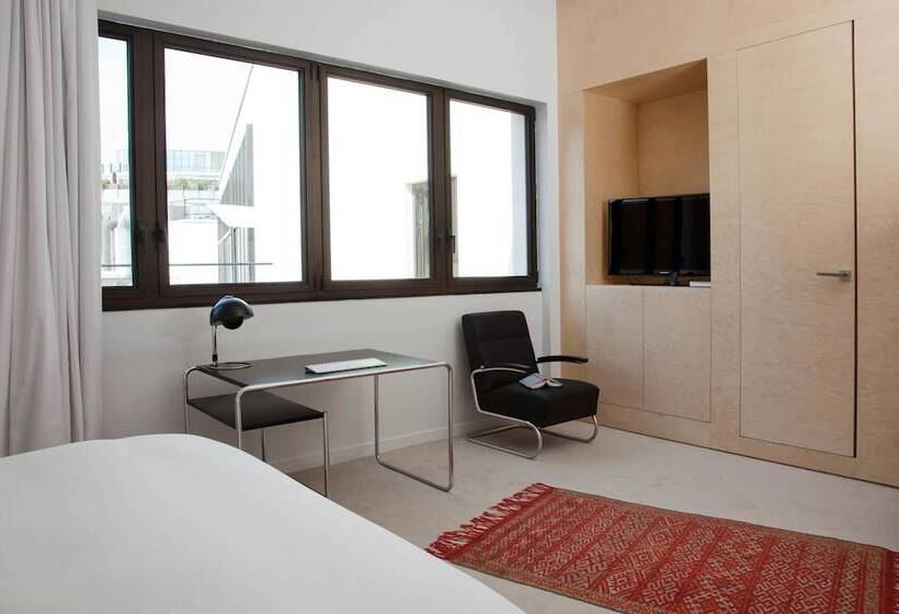 Полулюкс, La Maison Champs Elysees