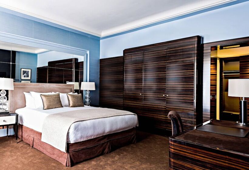 مجموعه ویستا شهر, Prince De Galles, A Luxury Collection Hotel, Paris