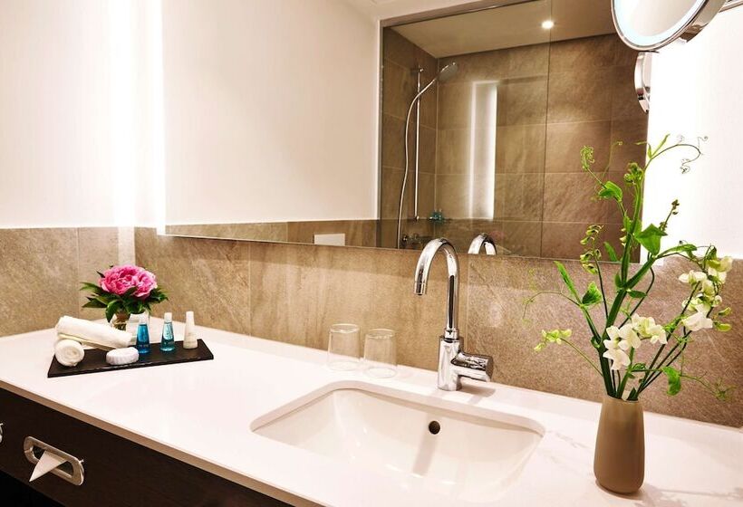 Номер бизнес-класса, Steigenberger Hotel Köln