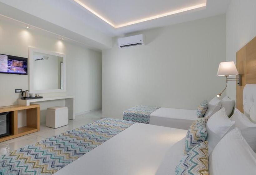 Номер Стандарт Трехместный, Oceanis Park