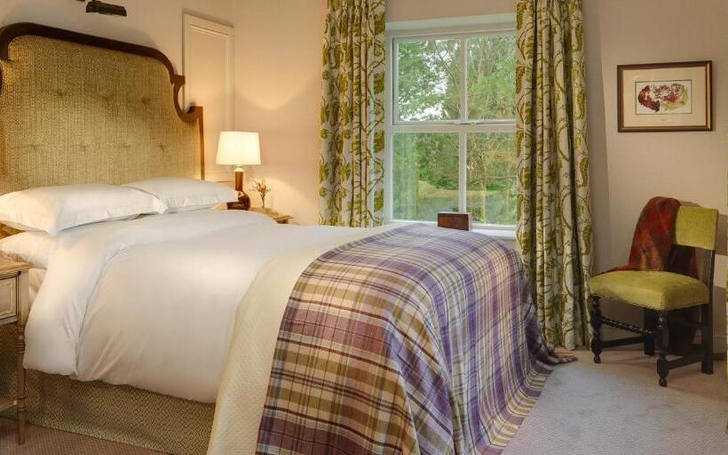 Номер Стандарт Индивидуальный, Ballynahinch Castle