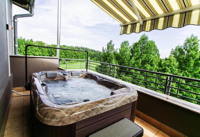 バスタブ付きスタンダードルーム, Lotus Therme Hotel & Spa