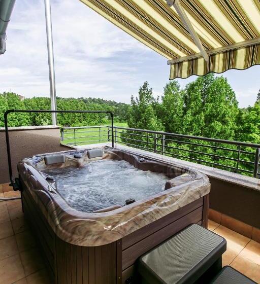 デラックススタジオ, Lotus Therme Hotel & Spa