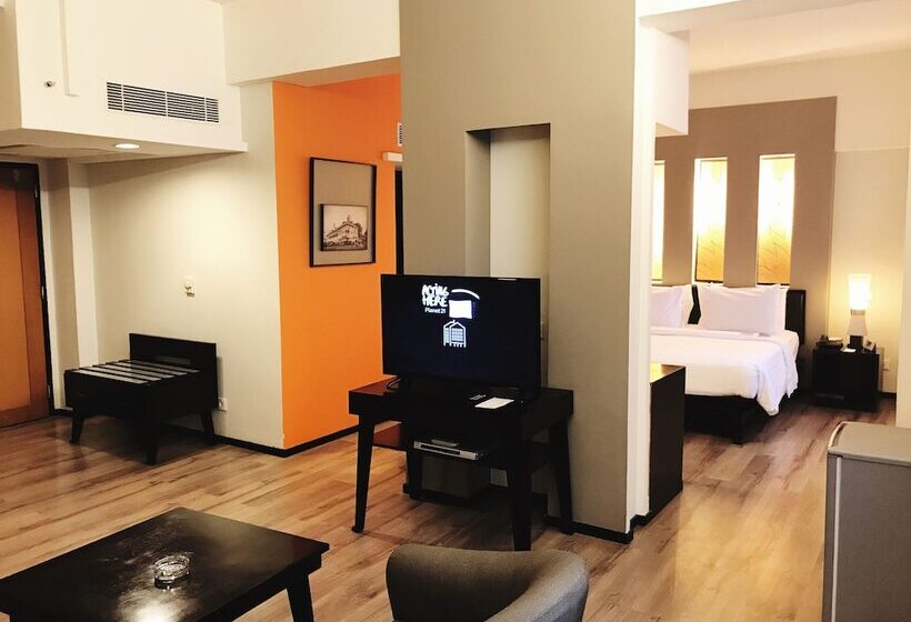 سوییت اجرایی, Mercure Surabaya