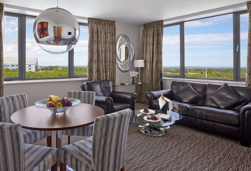 스위트, Radisson Blu Hotel Dublin Airport