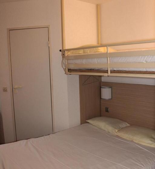Номер Стандарт Трехместный, Fasthotel Montereau   Esmans
