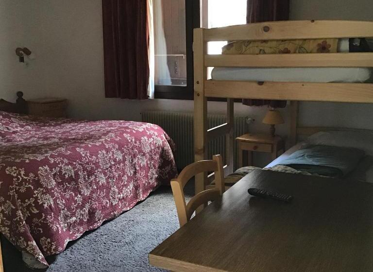 Семейный Номер, Hôtel La Bergerie