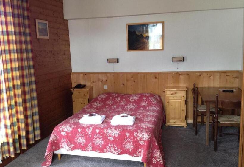 Номер Стандарт с Балконом, Hôtel La Bergerie
