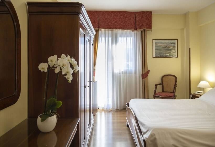 غرفة قياسية ثلاثية, Grand Hotel Del Parco