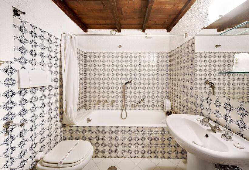 Economy Triple Room, Colonna San Marco