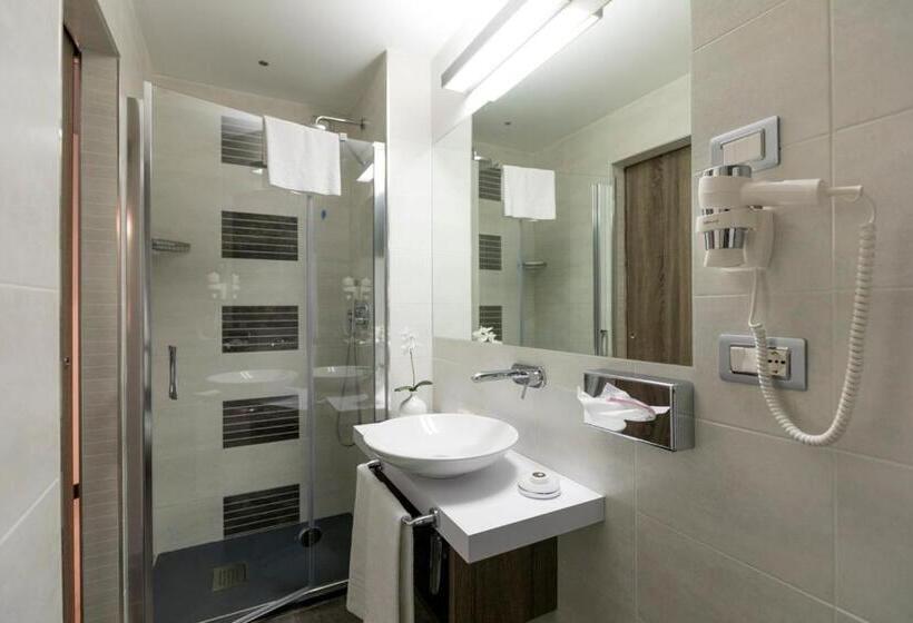 اتاق لوکس, Mentana, By R Collection Hotels