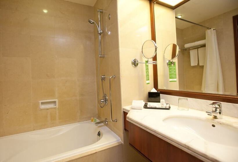 اتاق لوکس با چشم‌انداز دریا, Gurney Bay Hotel, A Parkroyal Partner