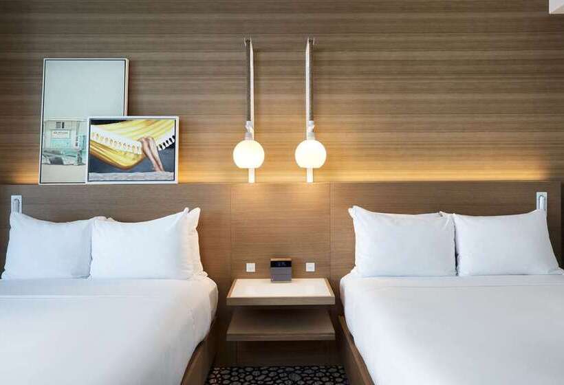 스탠다드 룸 더블 침대 2개, Hilton Mexico City Airport