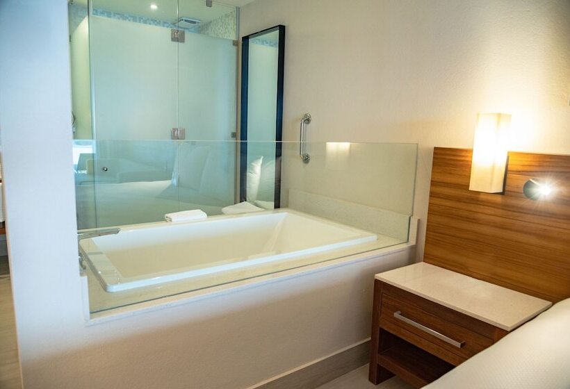 Cameră Standard Pat King Size, Emporio Cancun   Buy All Inclusive Option