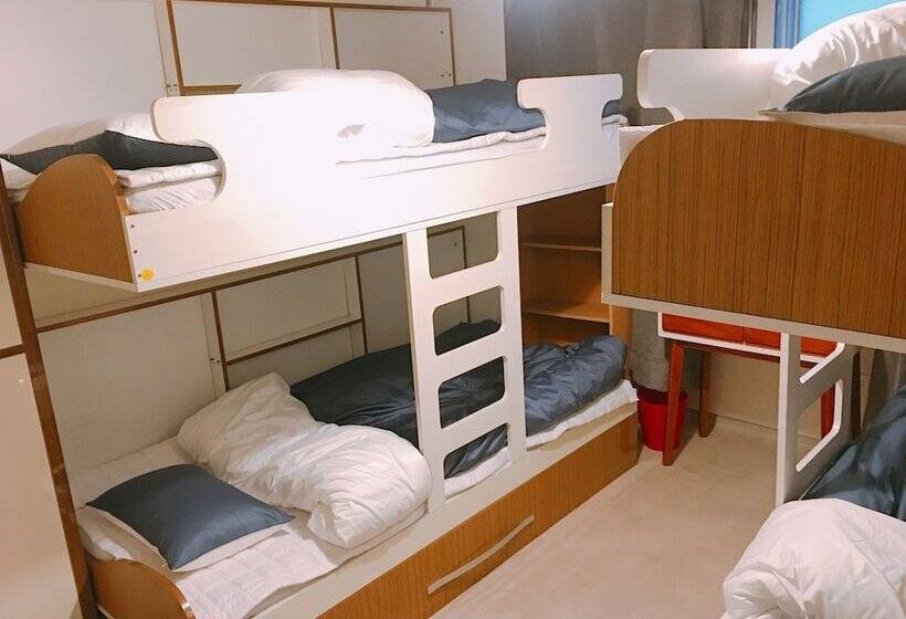 共用房间的床, Lux Guesthouse