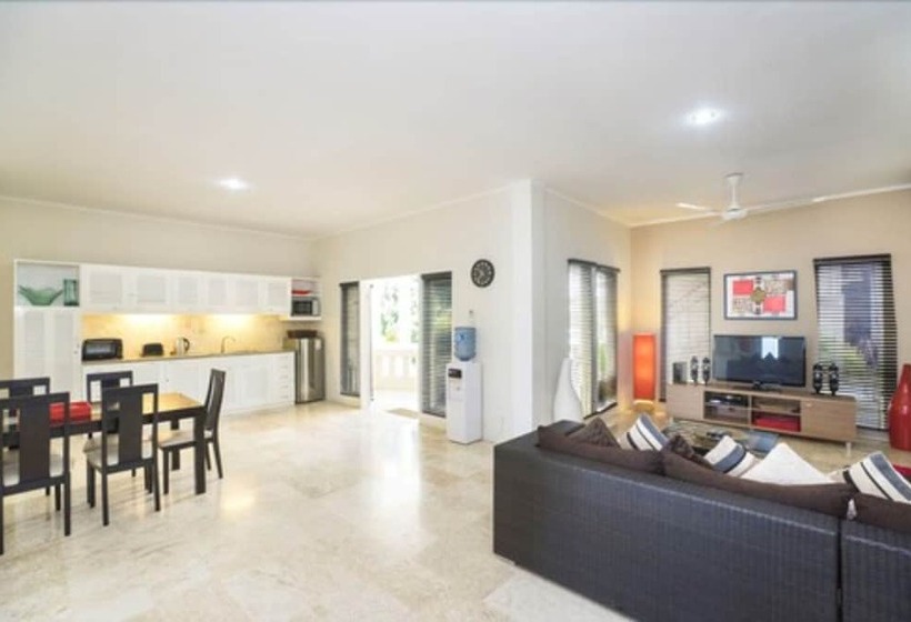 آپارتمان لوکس 2 خوابه, Beach Melati Apartments