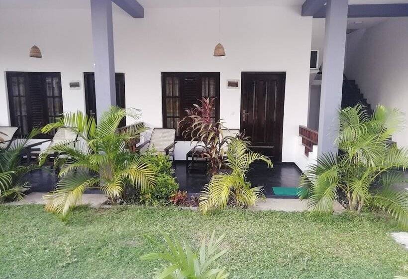 标准间, Sea Shells Inn Arugambay