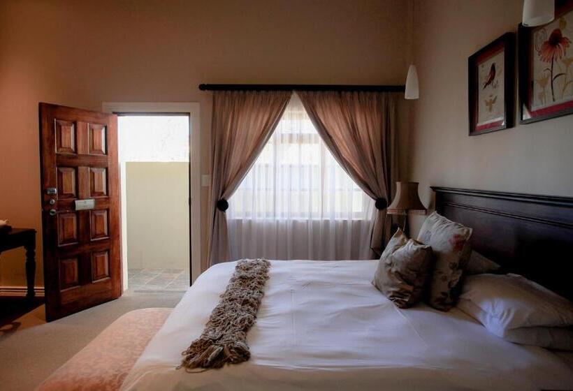Номер Стандарт, Komani Resorts