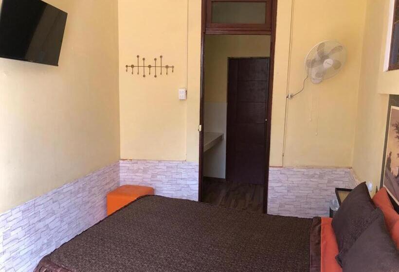 غرفة قياسية مطلّة علي البحيرة, Hostal Huacachina Sunset