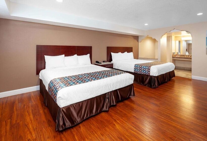 Номер Стандарт, Travelodge By Wyndham Harbor City