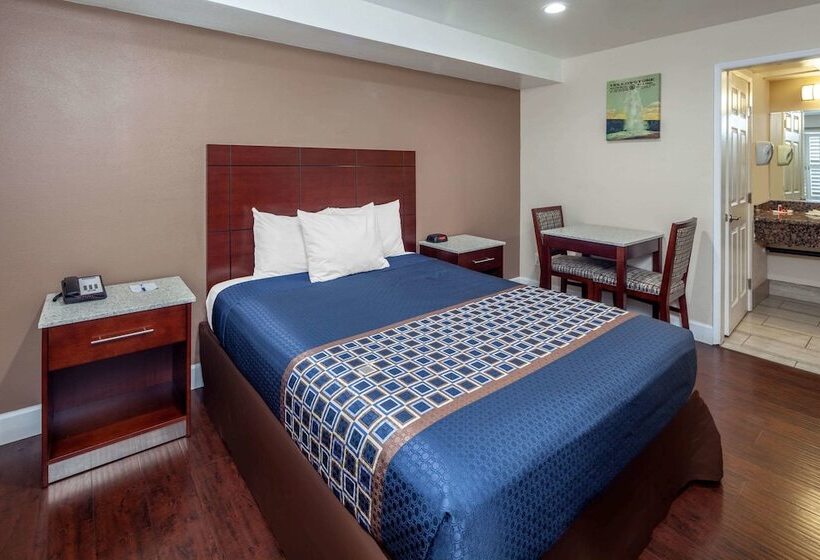 Номер Стандарт Адаптированный для Инвалидов, Travelodge By Wyndham Harbor City