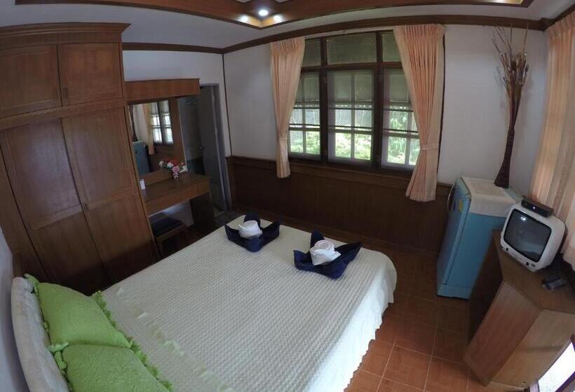 Standard Bungalow Gartenblick, Tanyaporn House