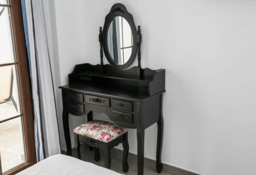 Номер Стандарт Трехместный, Hostal Boutique Bajamar