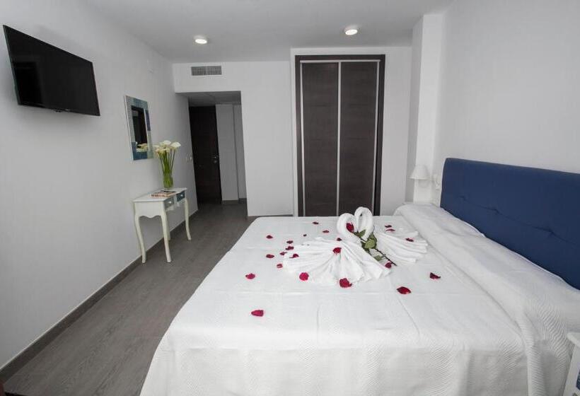 Четырехместный Номер Стандарт, Hostal Boutique Bajamar