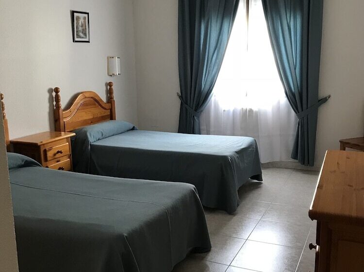 Номер Стандарт, Complejo Turistico Baños Del Robledillo