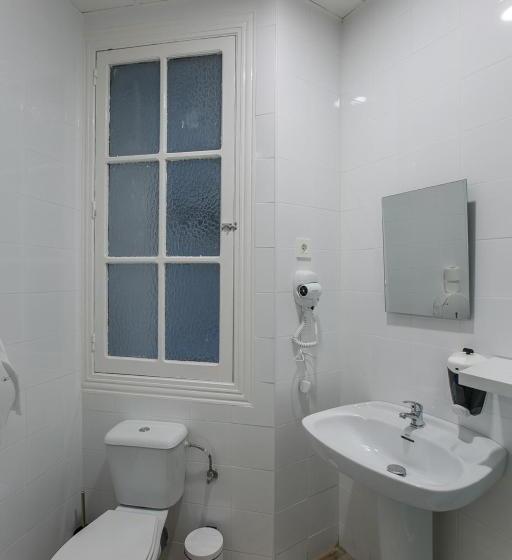 اتاق استاندارد با سرویس بهداشتی مشترک, Kasa Ronda   Adults Only