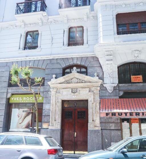 اتاق چهار تخته با دستشویی مشترک, Kasa Ronda   Adults Only