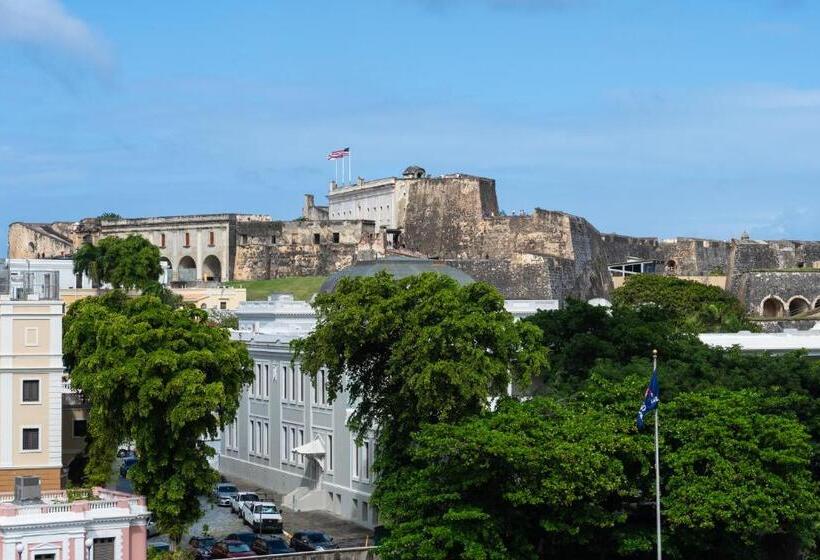 سوئیت با چشم‌انداز, Hotel Rumbao, A Tribute Portfolio Hotel