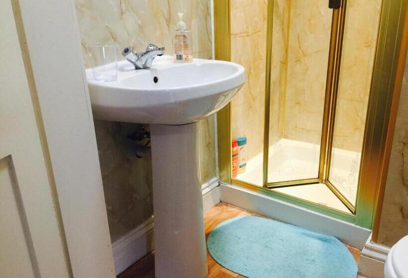 Quarto Estandar Individual Banheiro Compartilhado, Brentwood Villa Bed And Breakfast