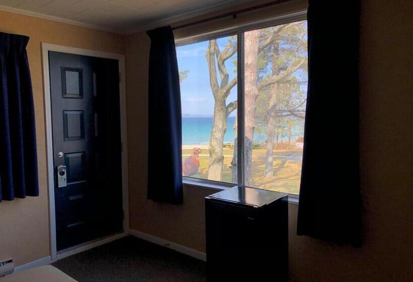 Номер Стандарт Вид на Сад, Riviera Motel