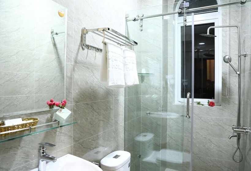 اتاق دلوکس با تخت کینگ و چشم‌انداز, Sugar Land Villa Hotel Dalat