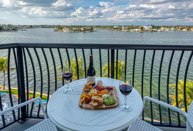 سوئیت 2 خوابه, Fusion Resort Waterfront Suites