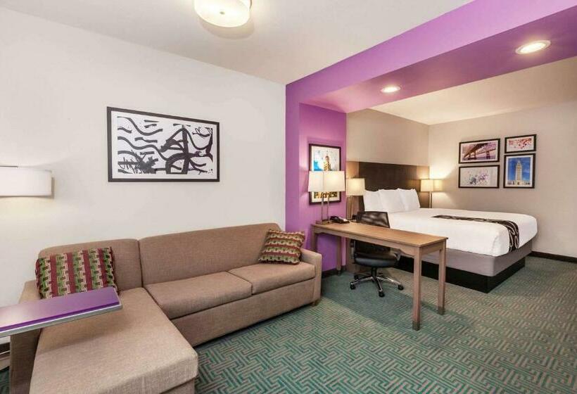 Номер Deluxe Кровать Кинг, La Quinta Inn & Suites By Wyndham Lafayette Oil Center