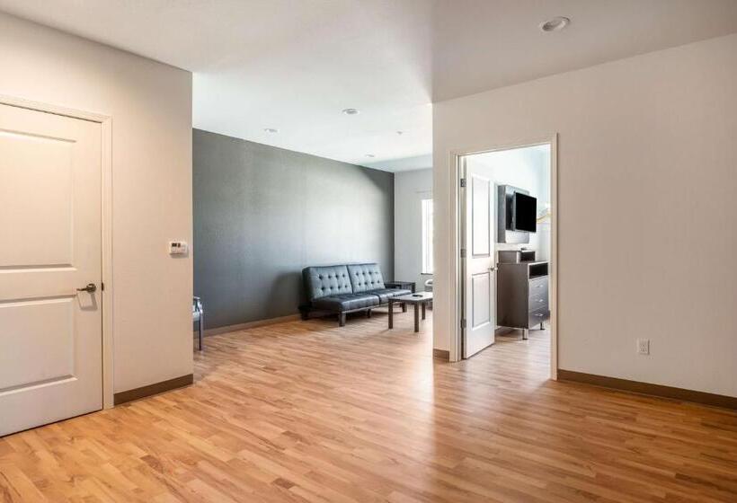 스위트, Studio 6 Lake Charles