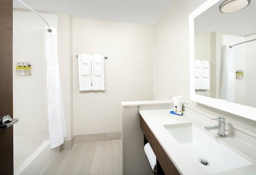 Люкс, Holiday Inn Express & Suites Kingsland I 95 Naval Base Area, An Ihg