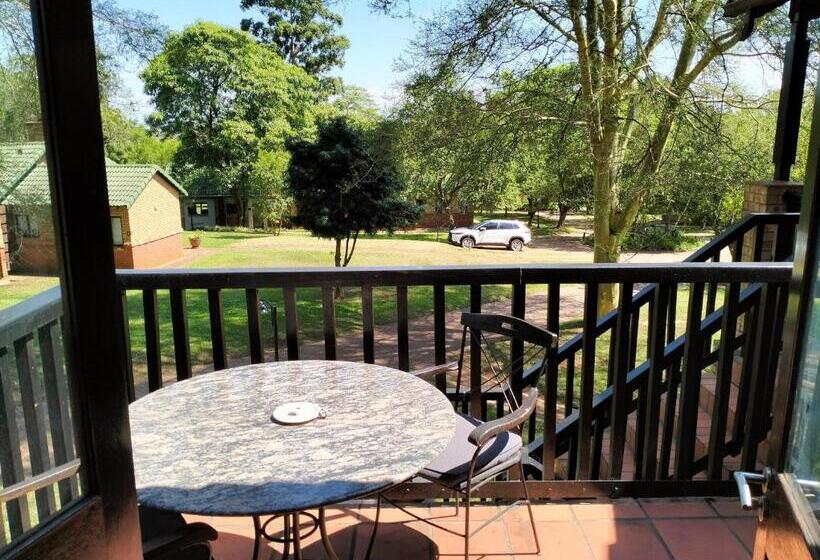 Номер Стандарт с Балконом, Greenway Woods Resort