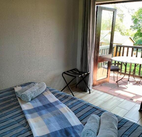 Номер Стандарт с Балконом, Greenway Woods Resort