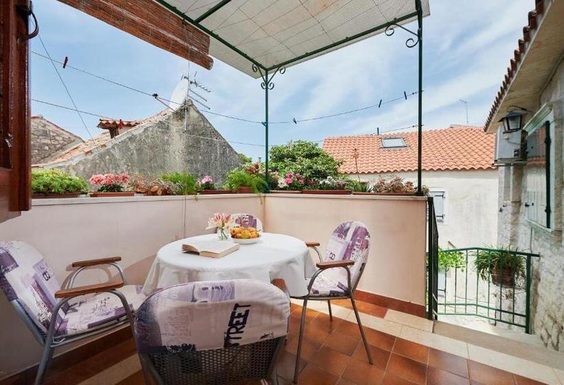 Номер Стандарт, Apartments And Rooms Jare   In Old Town