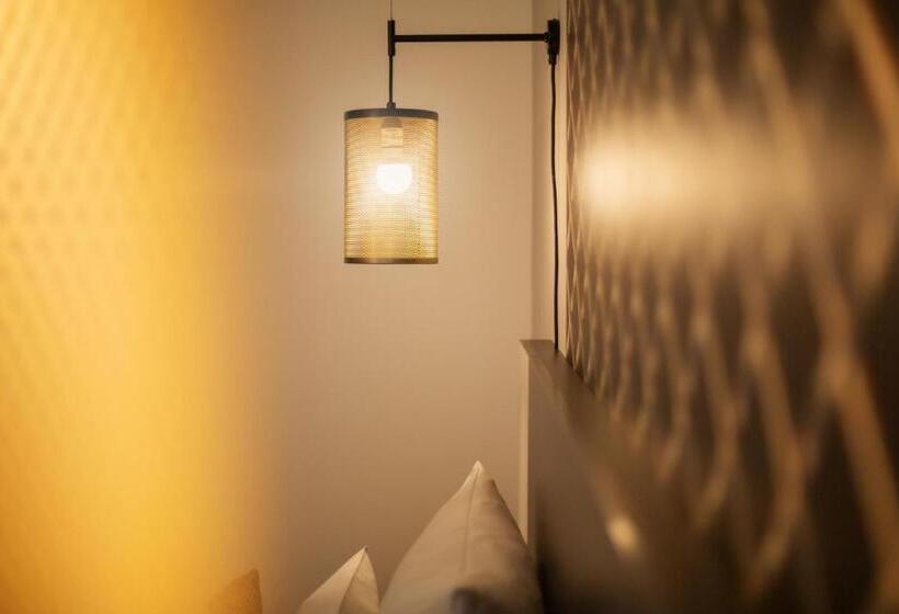 Номер Deluxe, Holiday Inn   The Niu, Mesh Stuttgart Messe, An Ihg