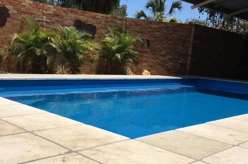 클래식 룸, Jumbuck Motor Inn   Pool   Pet Friendly Section   King Beds