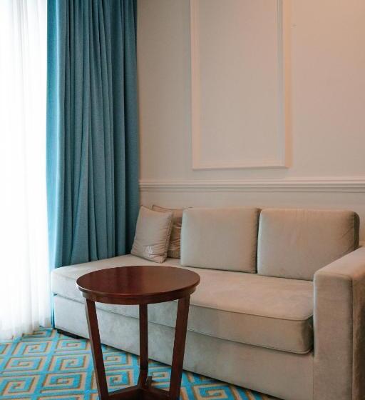 Семейный Номер, Goldone Hotel & Suites