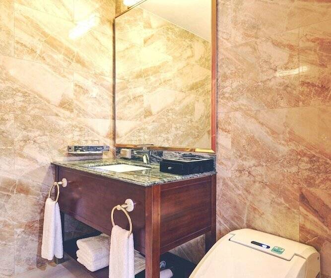 Королевский Люкс, Goldone Hotel & Suites
