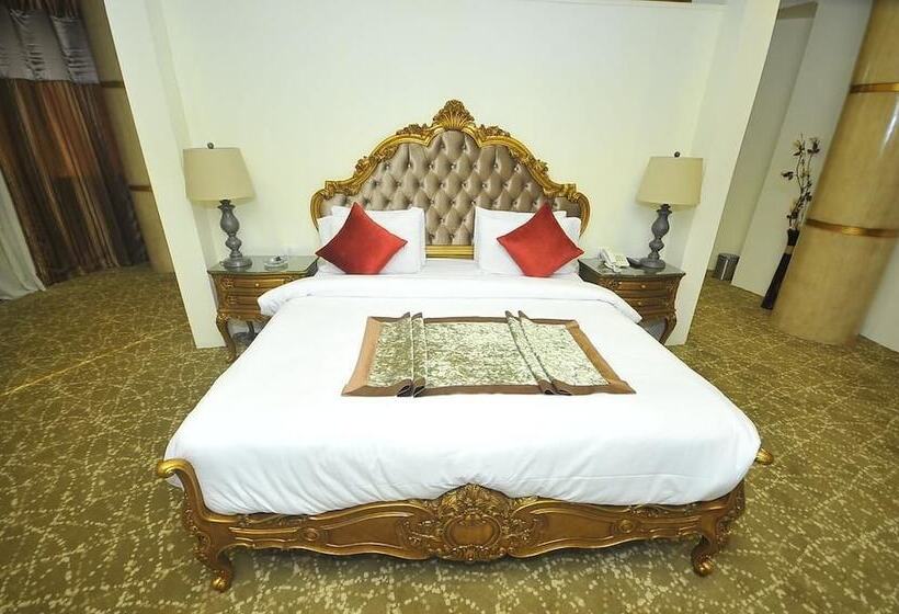 سوییت جونیور, Rehana Resort