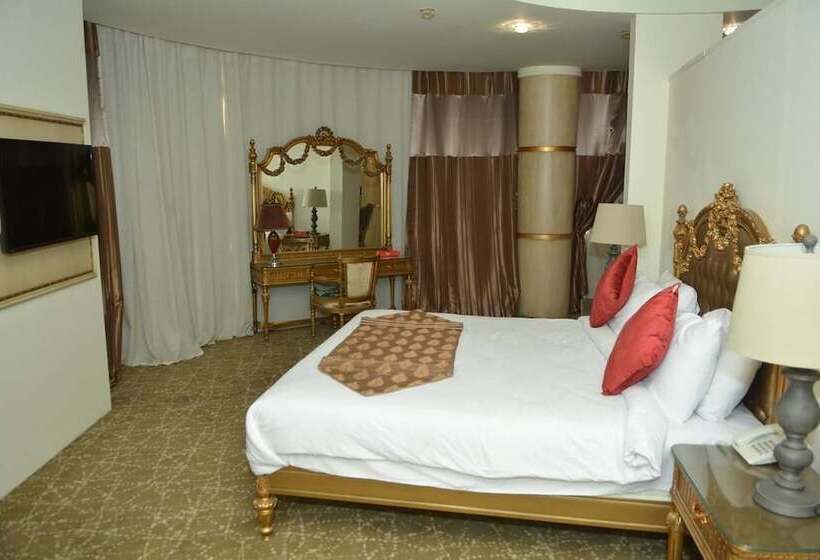 سوییت جونیور, Rehana Resort