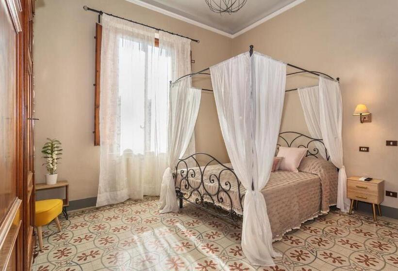 سوییت لوکس, Villa Ricci Suites