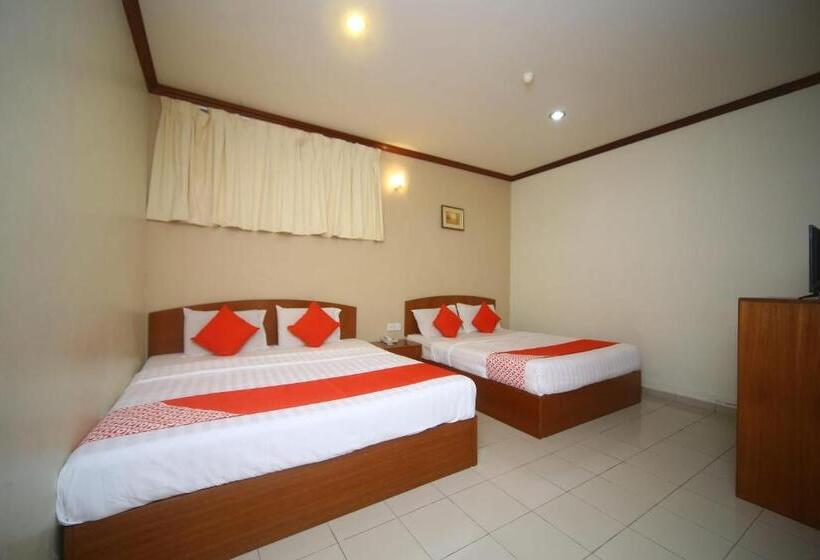 Family Suite, London By Oyo Rooms